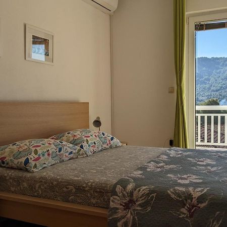 Apartments Marinko Stari Grad  Eksteriør billede