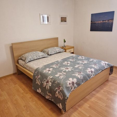 Apartments Marinko Stari Grad  Eksteriør billede