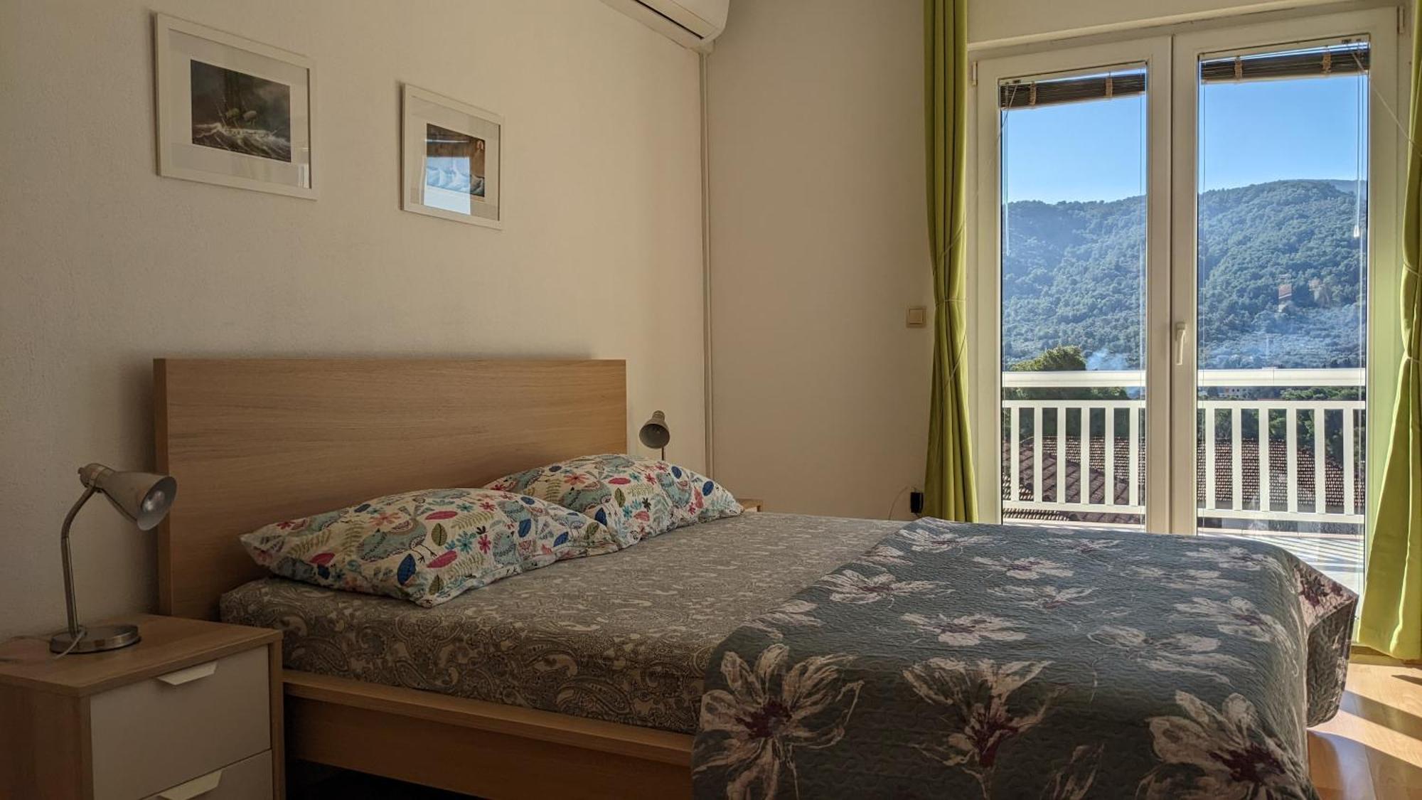 Apartments Marinko Stari Grad  Eksteriør billede