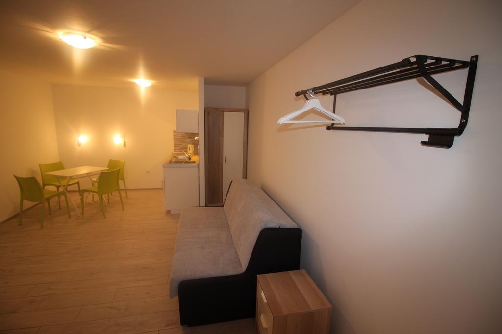 Apartments Marinko Stari Grad  Eksteriør billede
