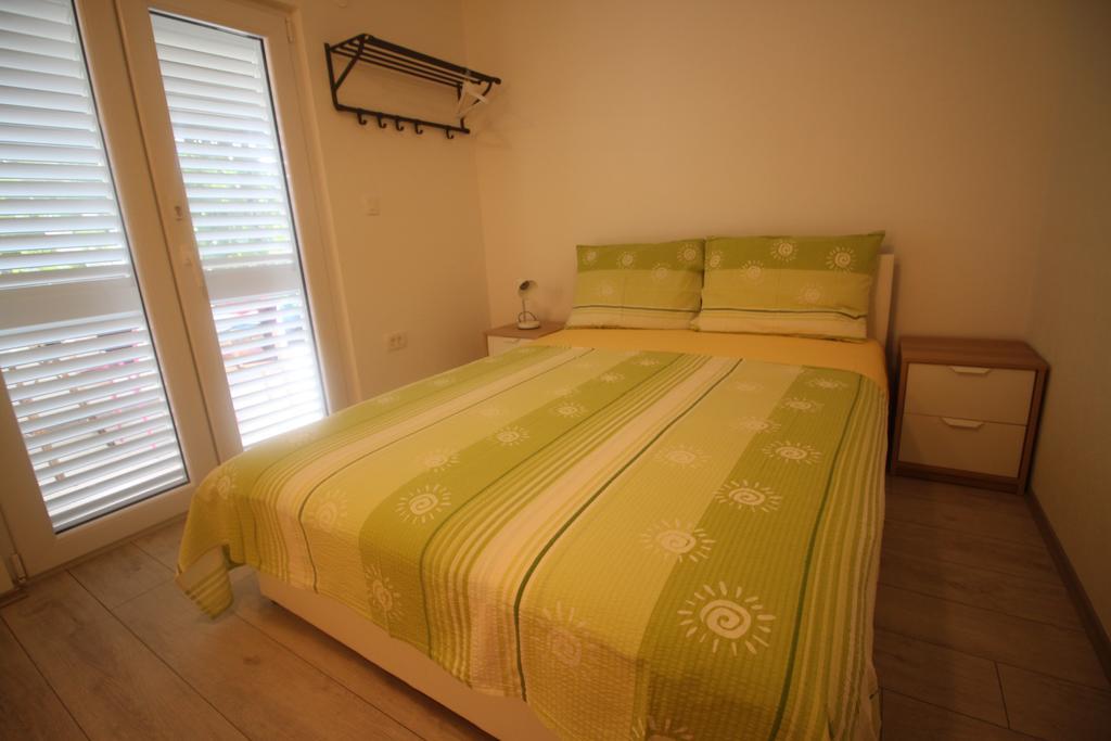 Apartments Marinko Stari Grad  Eksteriør billede