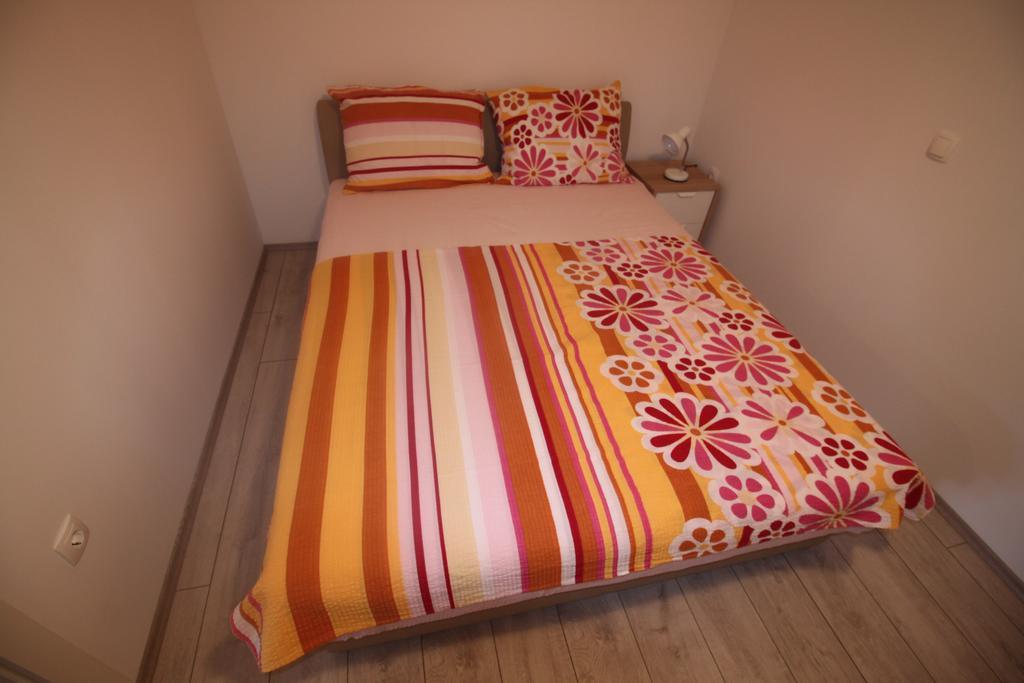 Apartments Marinko Stari Grad  Eksteriør billede