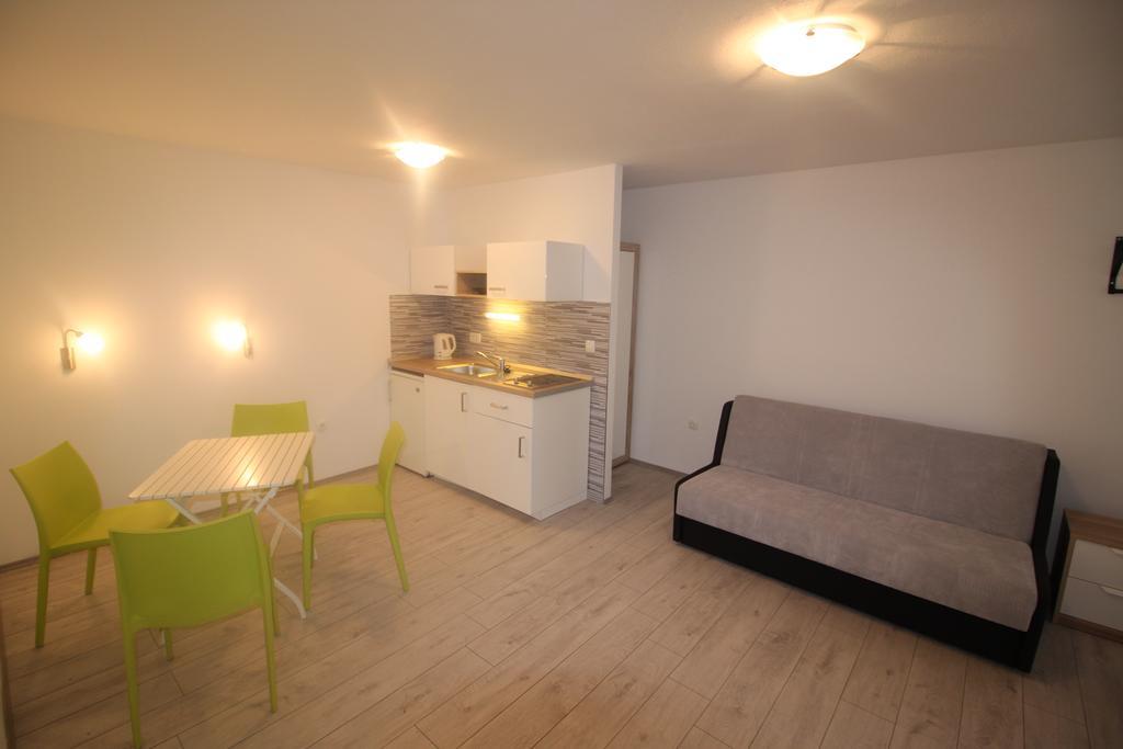 Apartments Marinko Stari Grad  Eksteriør billede