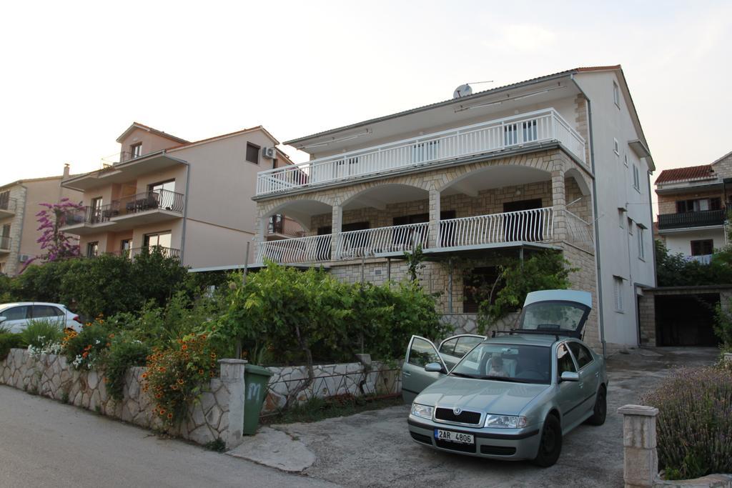 Apartments Marinko Stari Grad  Eksteriør billede