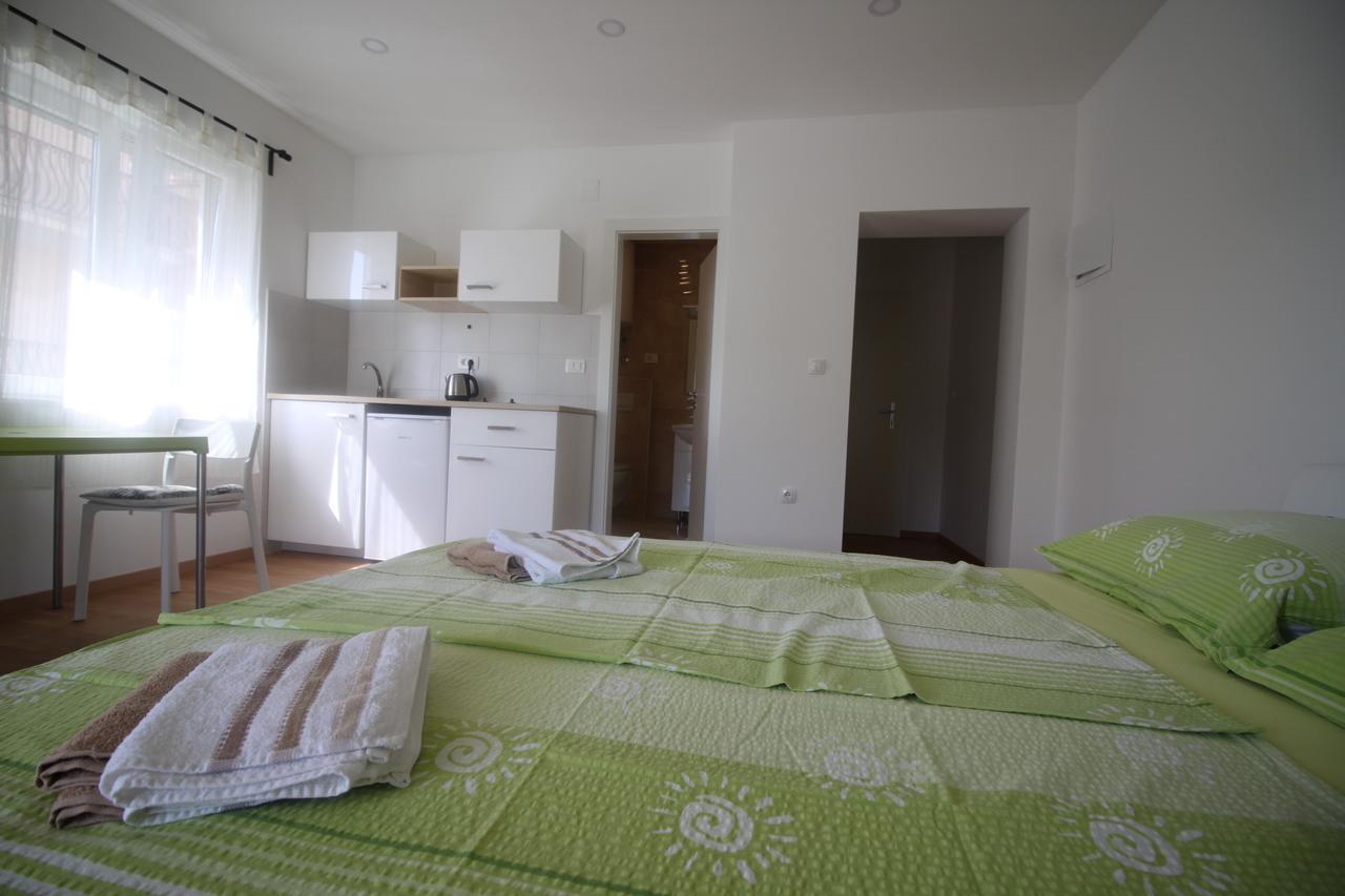 Apartments Marinko Stari Grad  Eksteriør billede