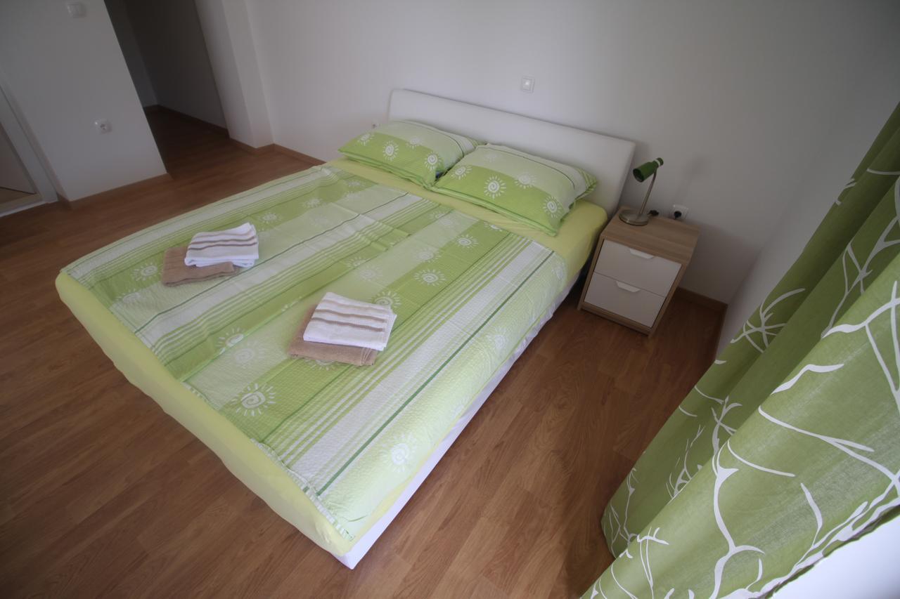 Apartments Marinko Stari Grad  Eksteriør billede