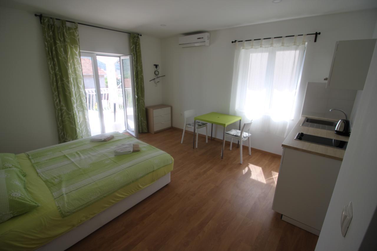 Apartments Marinko Stari Grad  Eksteriør billede