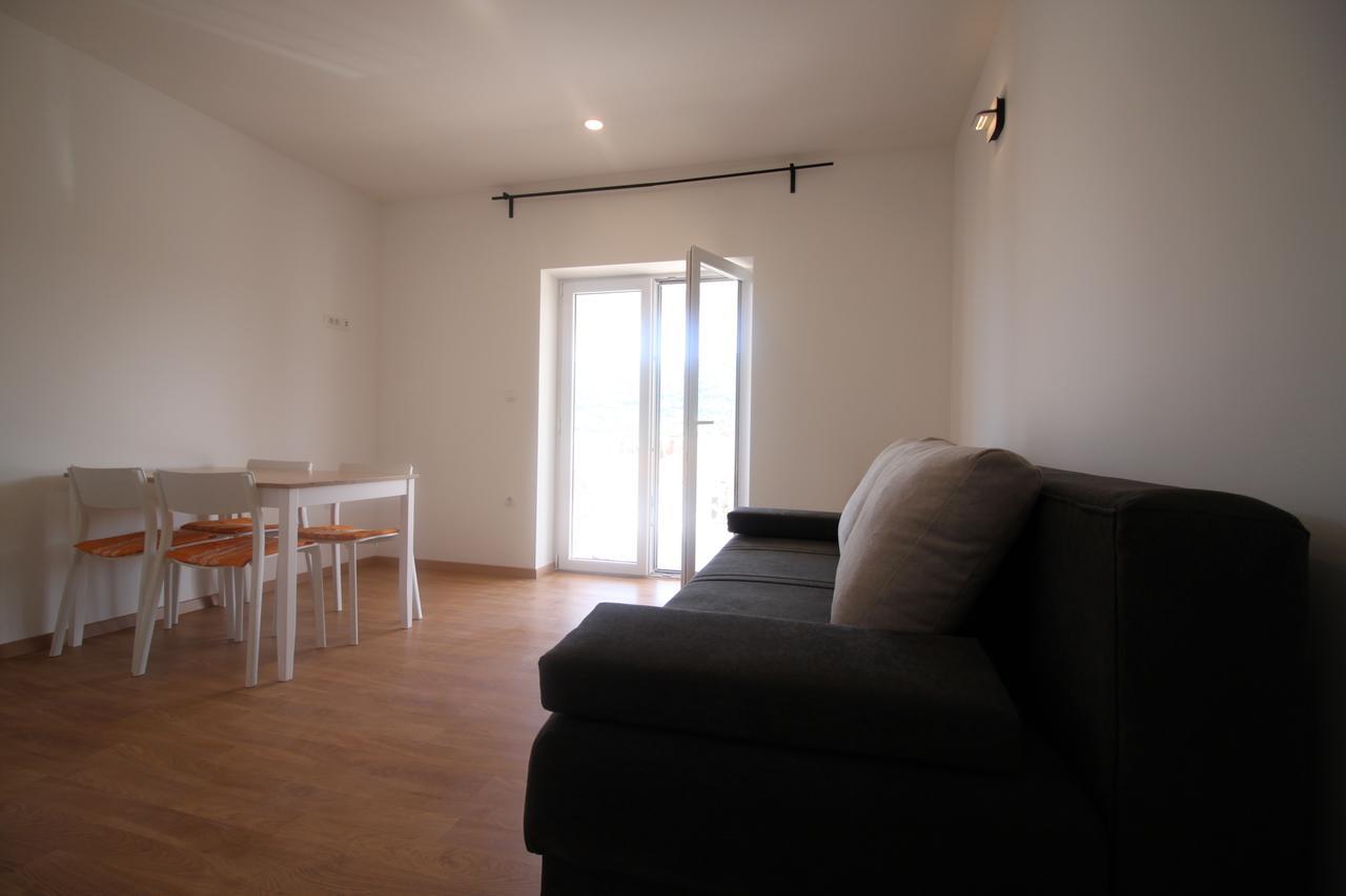 Apartments Marinko Stari Grad  Eksteriør billede