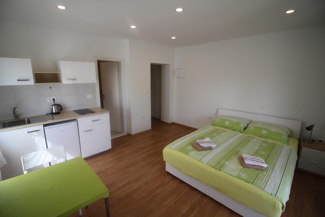 Apartments Marinko Stari Grad  Eksteriør billede