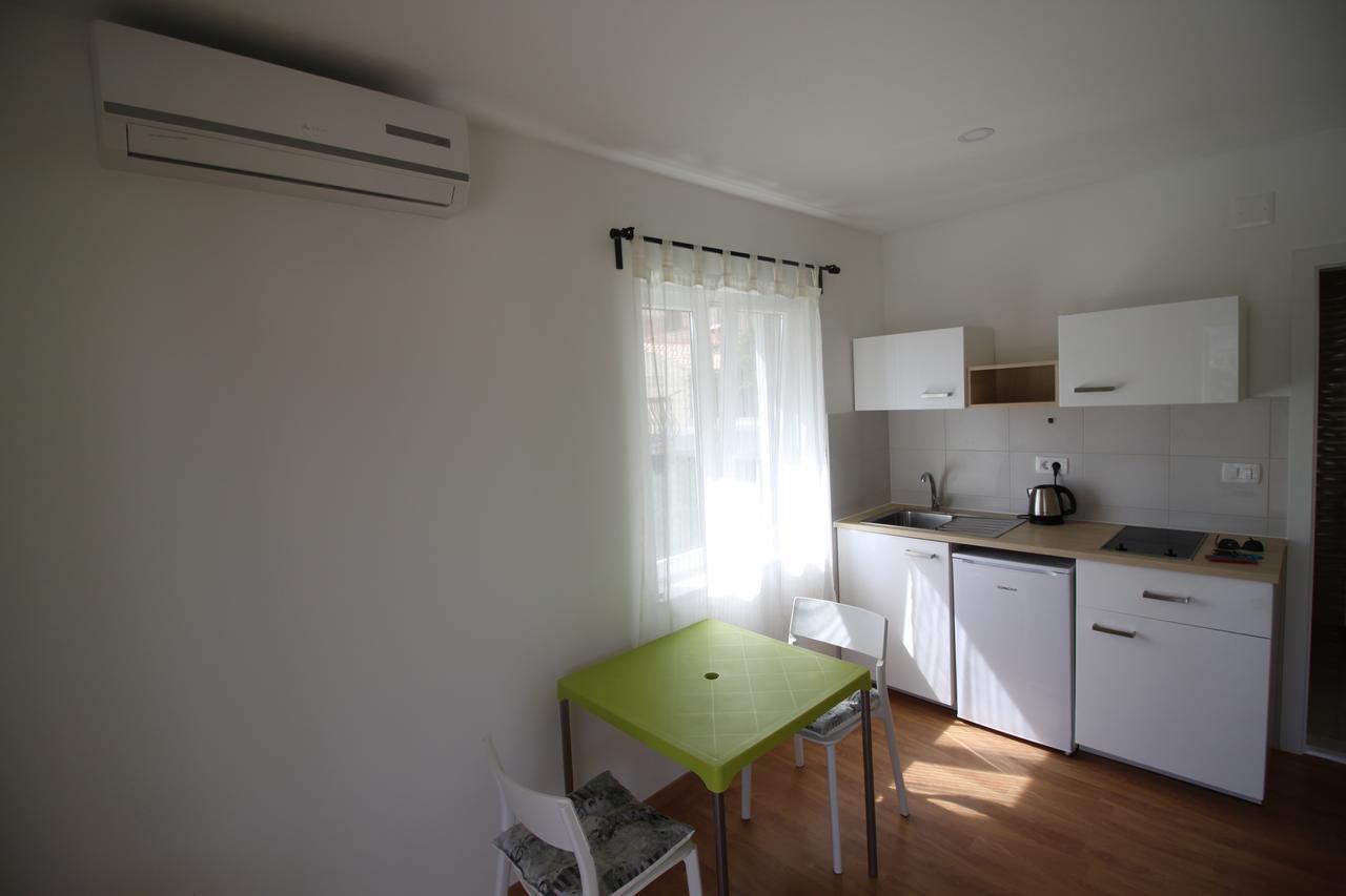 Apartments Marinko Stari Grad  Eksteriør billede