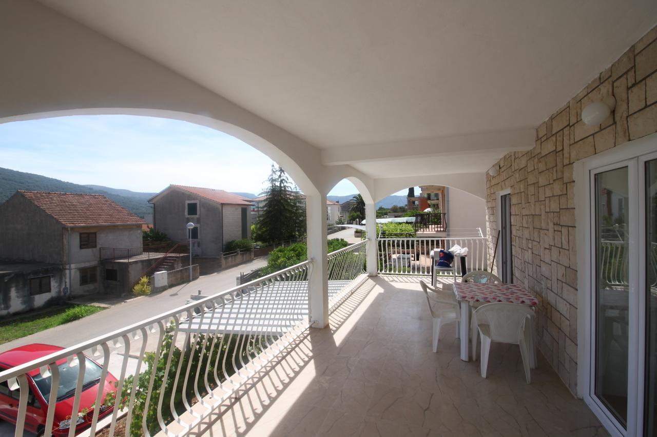 Apartments Marinko Stari Grad  Eksteriør billede